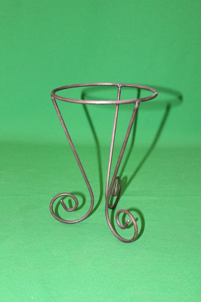 Wire Tripod Stand