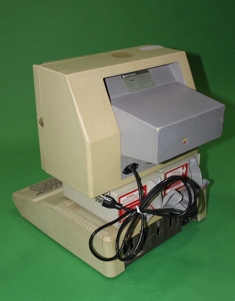 Apple IIe Computer Set