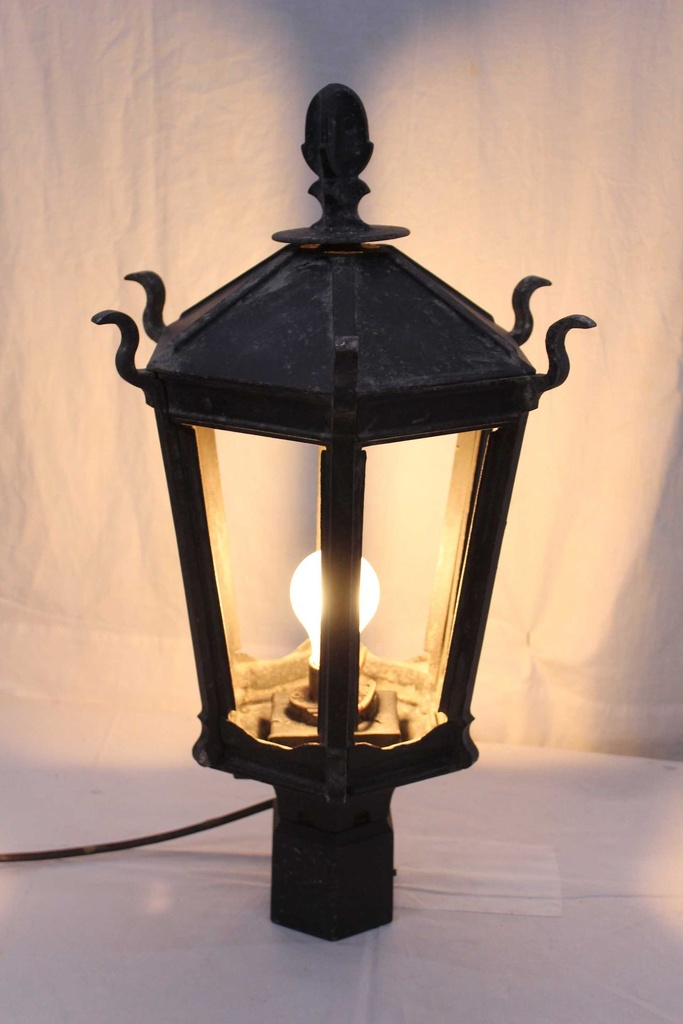 Post Lamp Topper