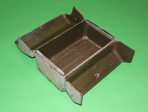 [PDO-033] Antique Toolbox