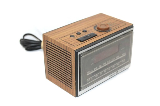 [PER-016] Alarm Clock Radio
