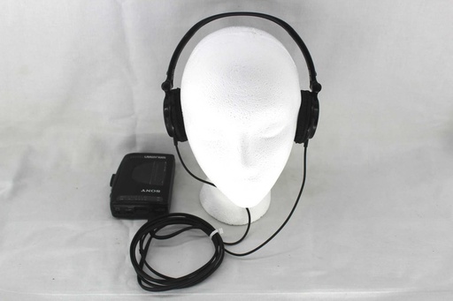 [PER-026] Walkman Radio & Headphones