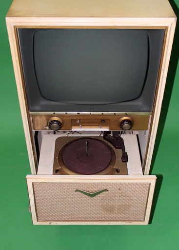 [PET-004] TV Console