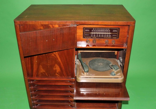 [PET-006] TV Console