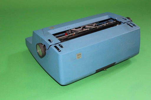 [PEW-002] Electric Typewriter