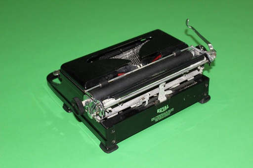 [PEW-006] Typerwriter