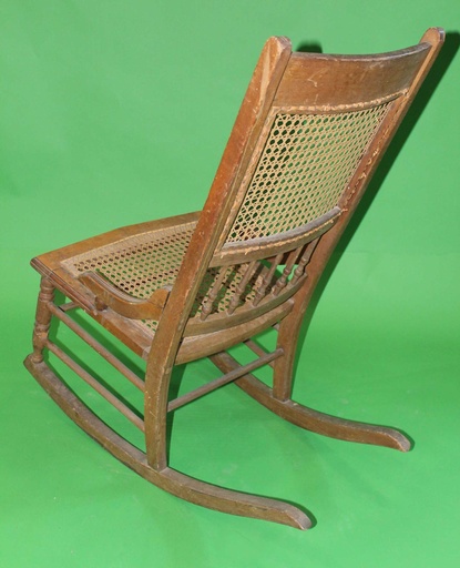 [PFC-083] Distressed Rocking Chair
