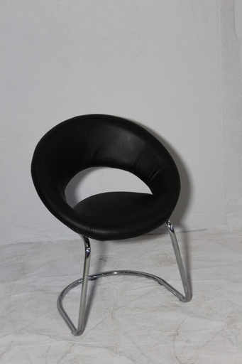 [PFC-129] Crescent Chair - Black
