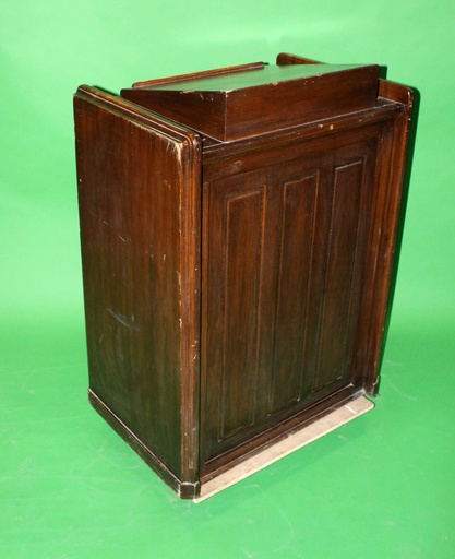 [PFP-001] Large Podium