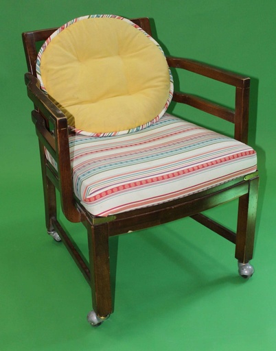 [PFR-002] Rolling Armchair