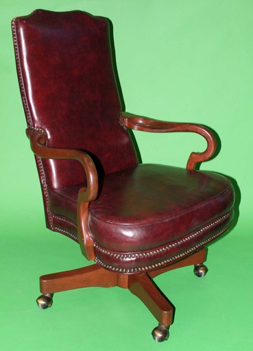 [PFR-009] Executive Rolling Desk Chair