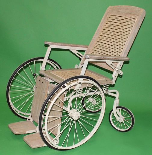 [PFR-019] Beige Antique Wheelchair