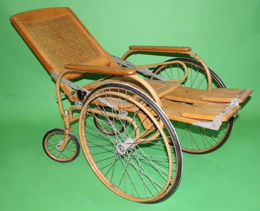 [PFR-020] Antique Wheelchair