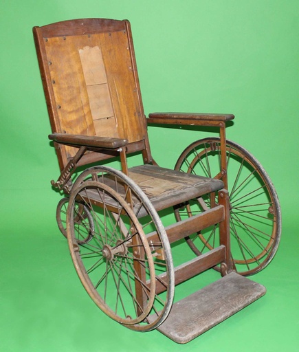 [PFR-021] Distressed Antique Wheelchair