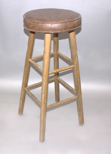 [PFS-018] Stool