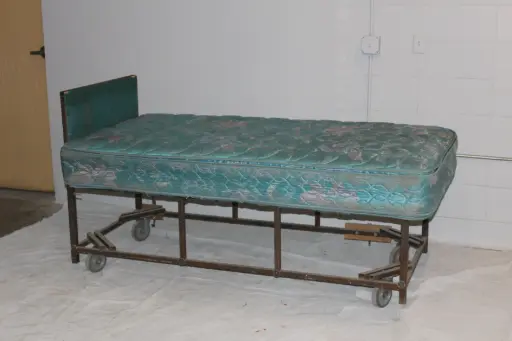 [PFZ-010] Twin Bed Rolling Frame & Mattress
